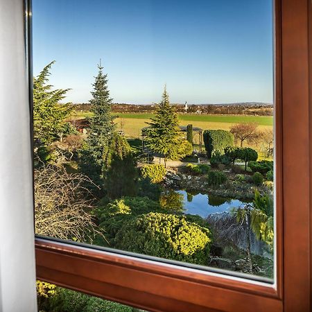 Wellness Hotel Happy Star Hnanice  Exteriör bild