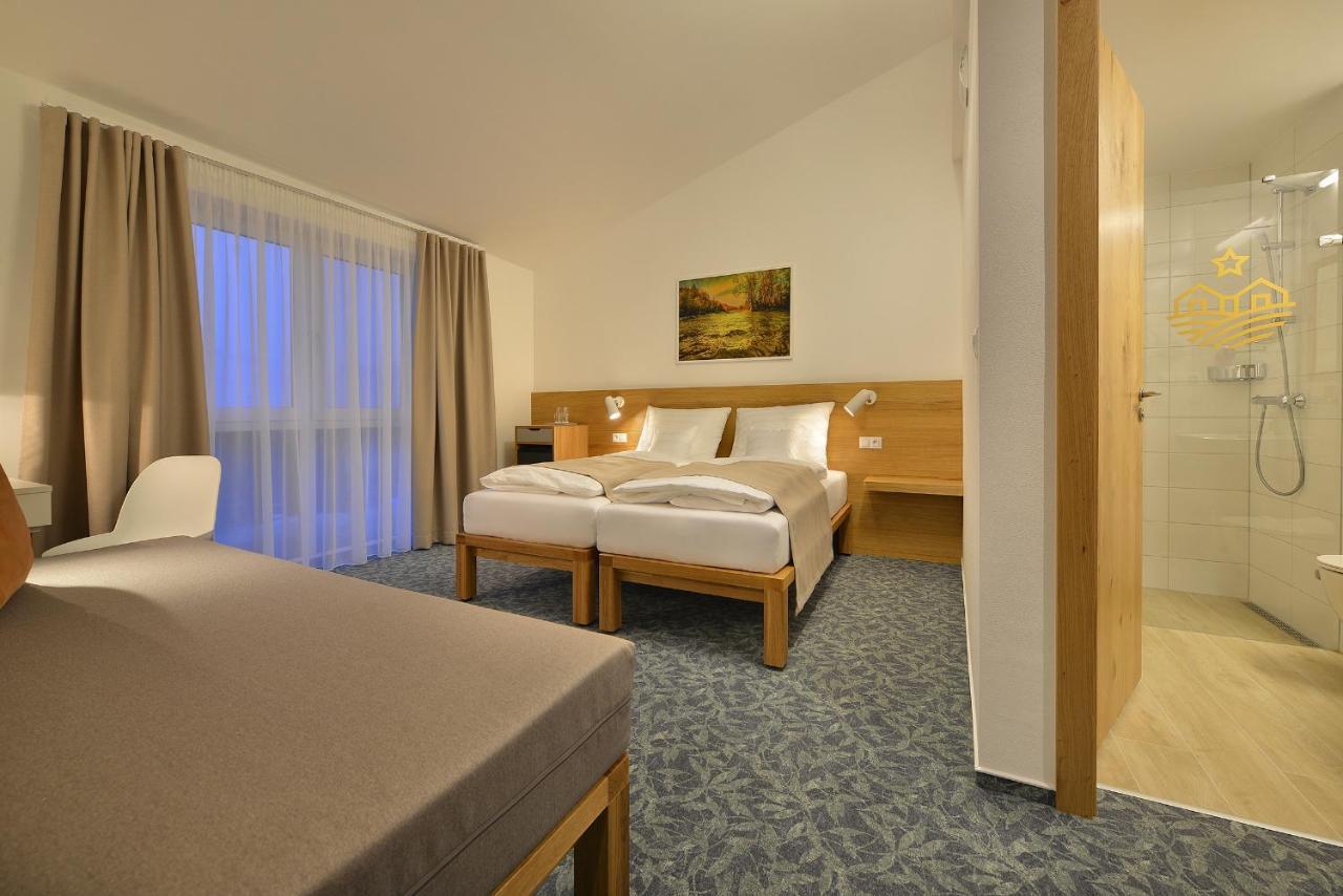Wellness Hotel Happy Star Hnanice  Exteriör bild