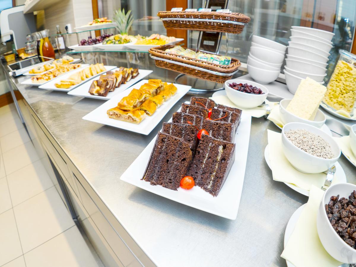 Wellness Hotel Happy Star Hnanice  Exteriör bild
