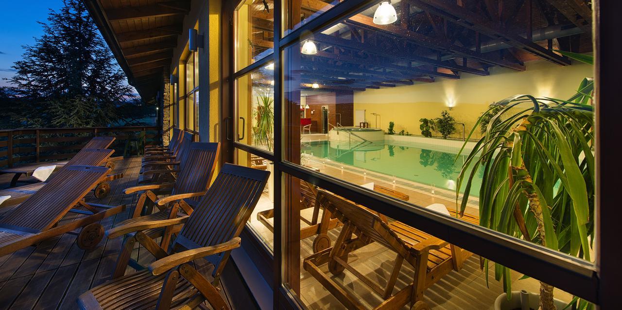 Wellness Hotel Happy Star Hnanice  Exteriör bild