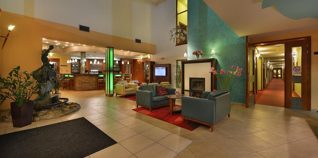 Wellness Hotel Happy Star Hnanice  Exteriör bild