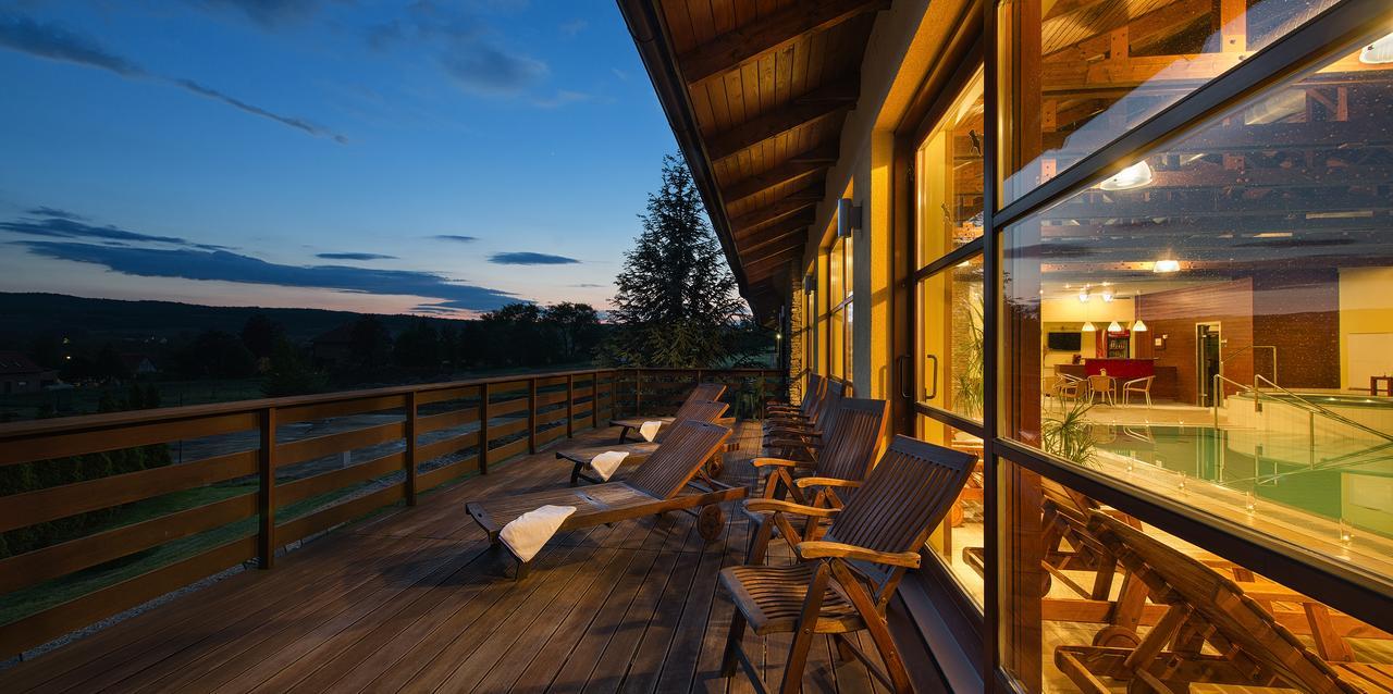Wellness Hotel Happy Star Hnanice  Exteriör bild